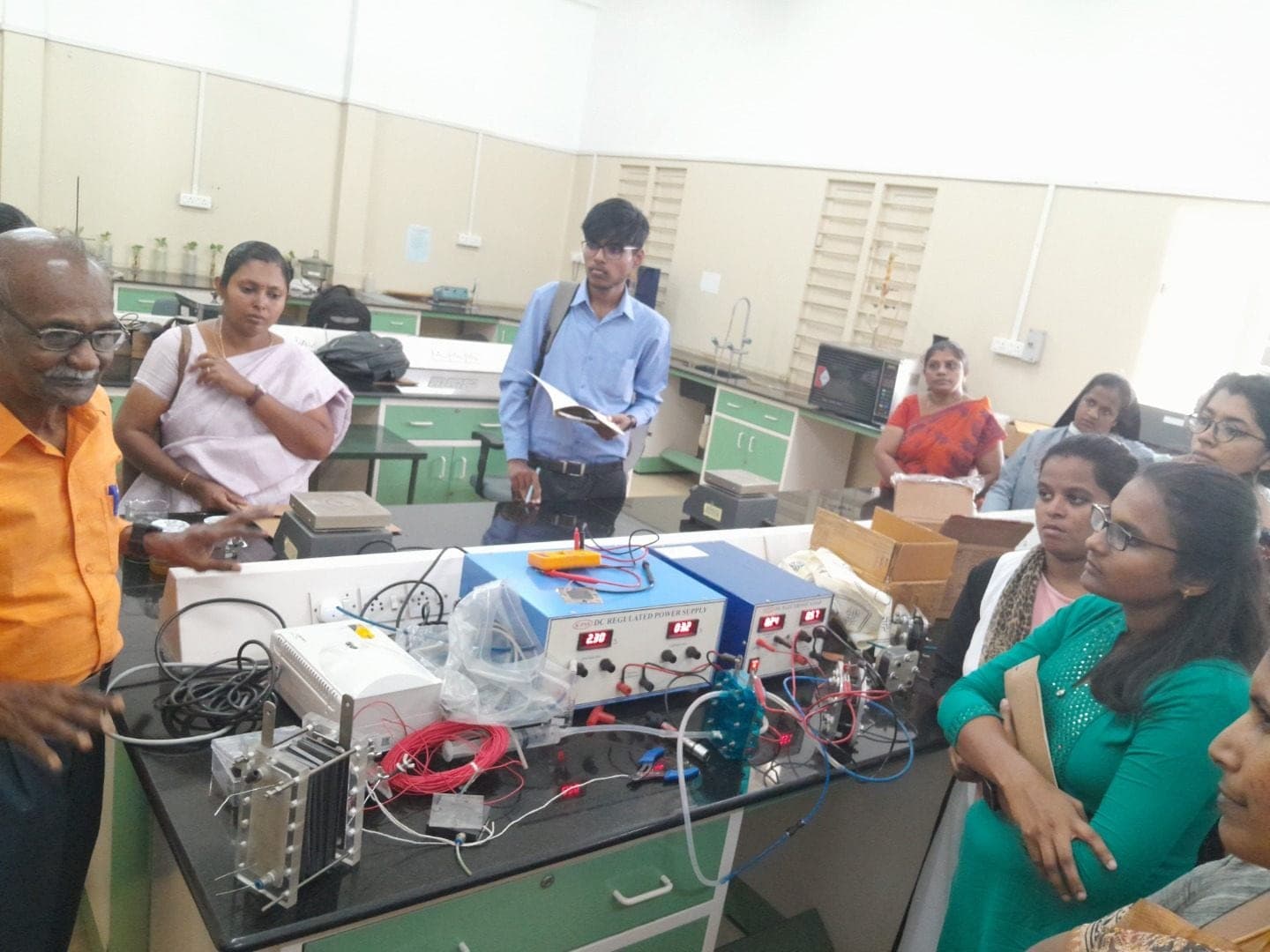 Laboratory session with participants at the bench